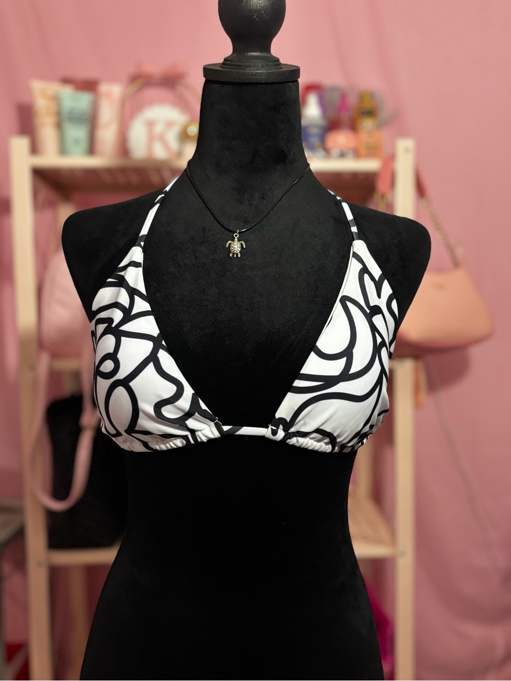 BRAND NEW! Never Worn, Women’s Black & White Patterned Triangle Bikini Top🖤